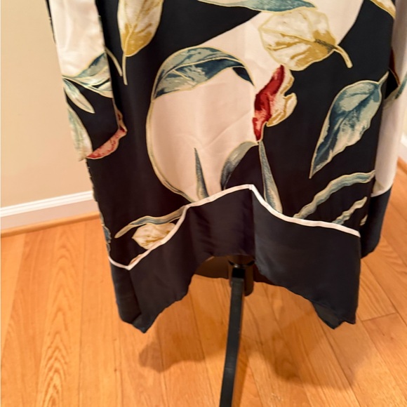 WHBM Handkerchief Elegant Dress, Deep Green Top , Floral Leafy bottom.size 2 - Picture 8 of 12